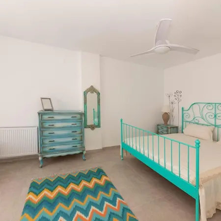 Pleasant House With Splendid View In The Heart Of Bodrum