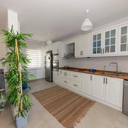 Βίλα Pleasant House With Splendid View In The Heart Of Bodrum Αλικαρνασσός