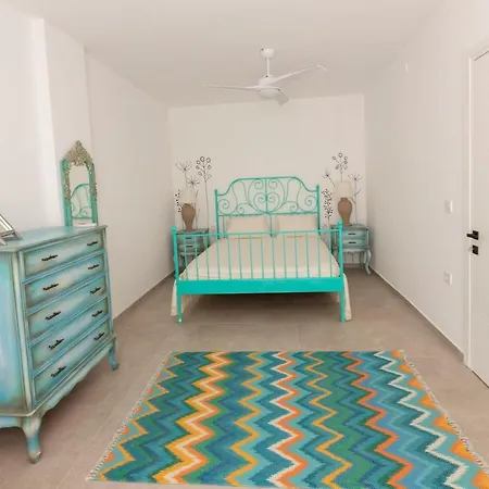 Βίλα Pleasant House With Splendid View In The Heart Of Bodrum *