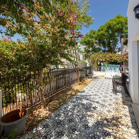 Pleasant House With Splendid View In The Heart Of Bodrum Βίλα *